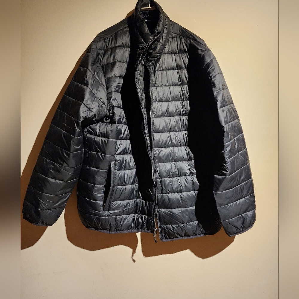 Men's Size XL Lightweight Black Puffer Jacket
